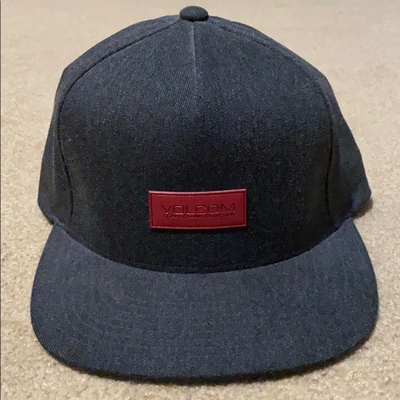 Volcom SnapBack - Picture 1 of 7